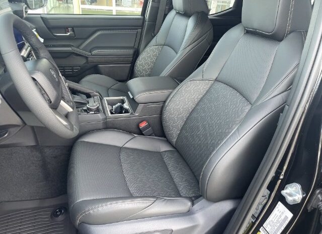 
								Toyota Tacoma full									