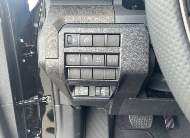 
								Toyota Tacoma full									