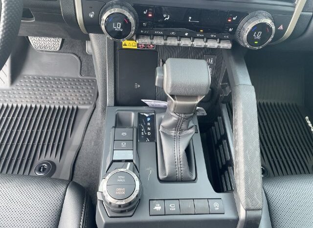 
								Toyota Tacoma full									