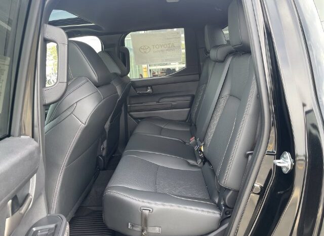 
								Toyota Tacoma full									
