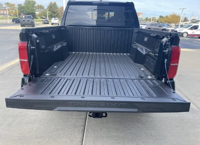 
								Toyota Tacoma full									