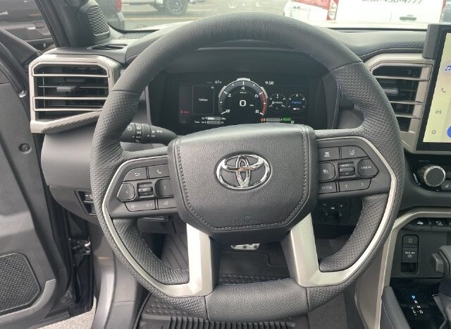 
								Toyota Tundra Hybrid full									