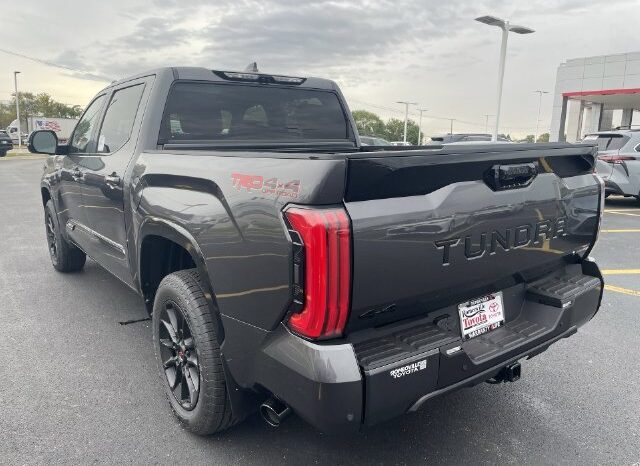 
								Toyota Tundra Hybrid full									