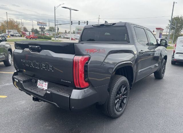 
								Toyota Tundra Hybrid full									
