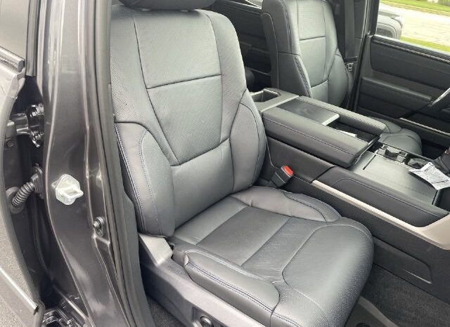 
								Toyota Tundra Hybrid full									