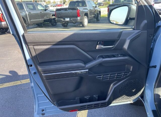 
								Toyota Tacoma full									