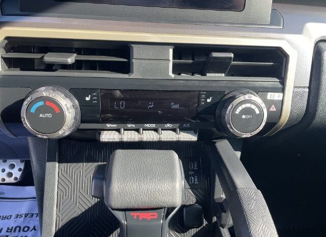 
								Toyota Tacoma full									