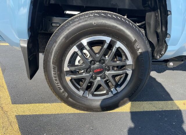 
								Toyota Tacoma full									