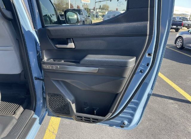 
								Toyota Tacoma full									