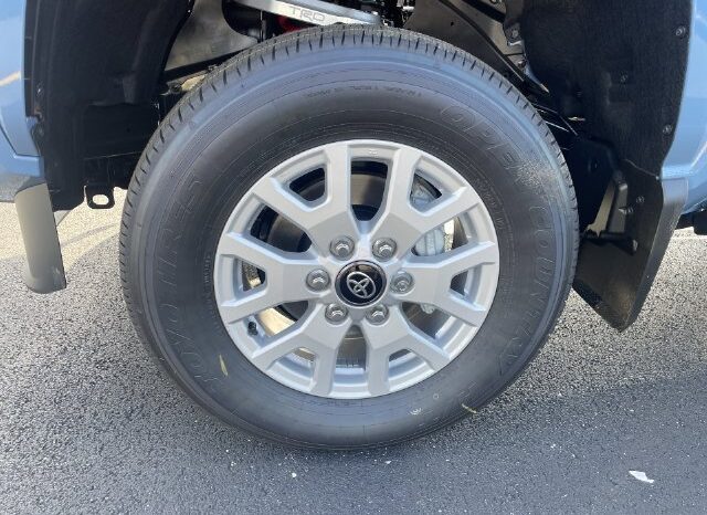 
								Toyota Tacoma full									