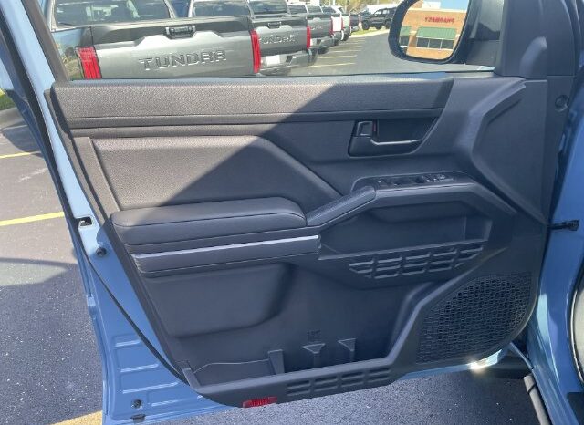 
								Toyota Tacoma full									