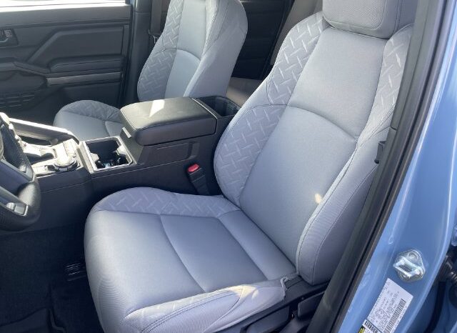 
								Toyota Tacoma full									