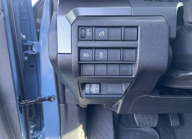 
								Toyota Tacoma full									