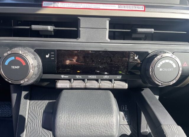 
								Toyota Tacoma full									