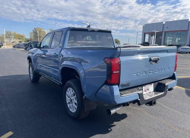 
								Toyota Tacoma full									