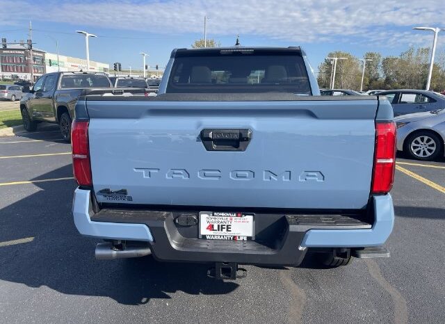 
								Toyota Tacoma full									