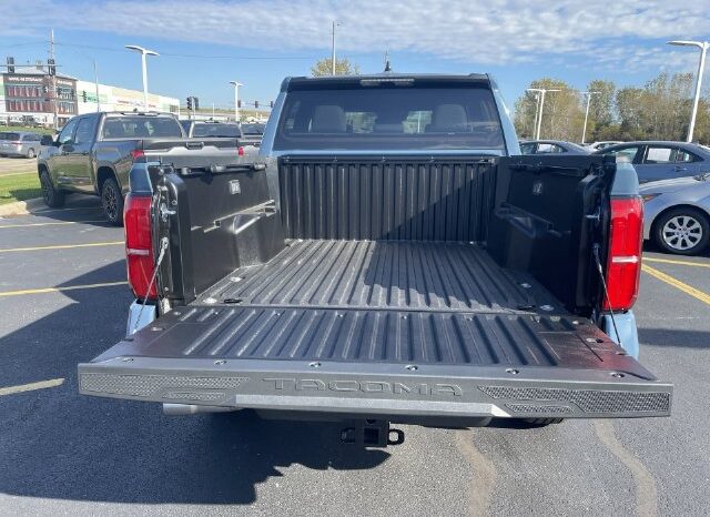 
								Toyota Tacoma full									