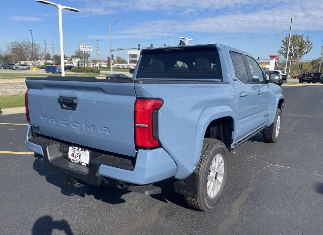 
								Toyota Tacoma full									