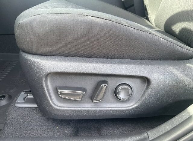 
								Toyota RAV4 full									