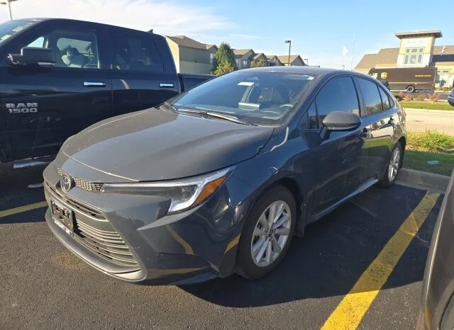 
								Toyota Corolla Hybrid full									