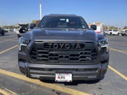 
										Toyota Sequoia full									