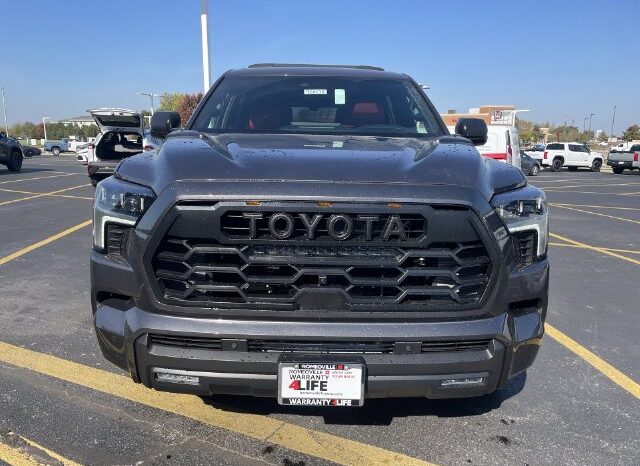 
								Toyota Sequoia full									