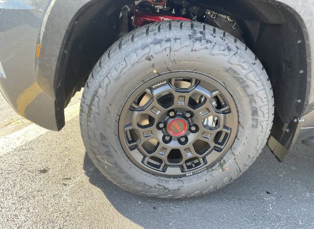 
								Toyota Sequoia full									
