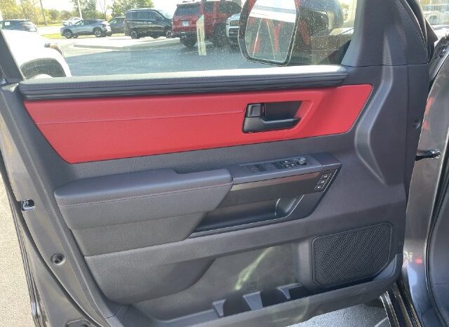 
								Toyota Sequoia full									