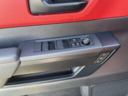 
										Toyota Sequoia full									