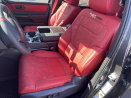 
										Toyota Sequoia full									