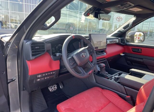 
								Toyota Sequoia full									