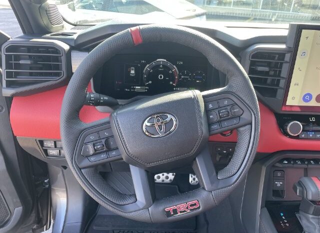 
								Toyota Sequoia full									