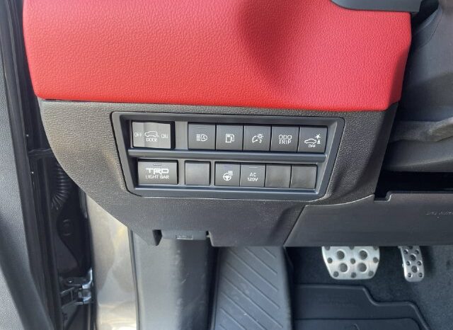 
								Toyota Sequoia full									