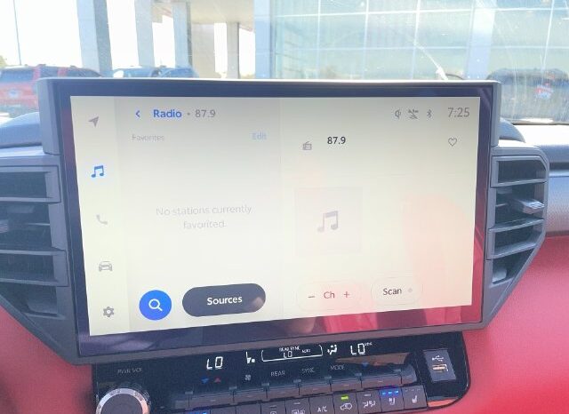 
								Toyota Sequoia full									