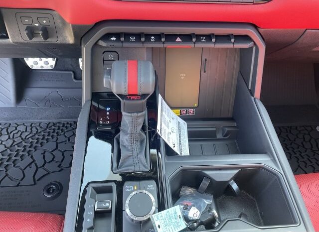 
								Toyota Sequoia full									