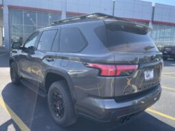 
										Toyota Sequoia full									