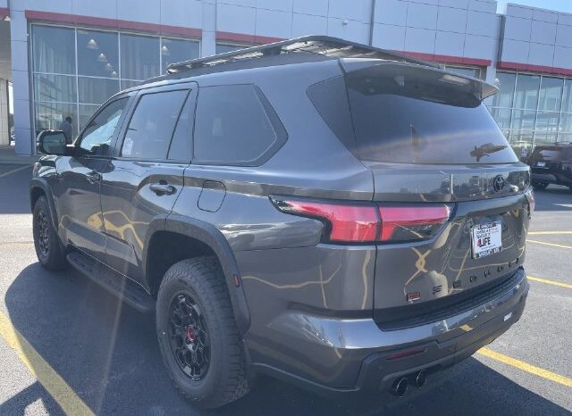
								Toyota Sequoia full									