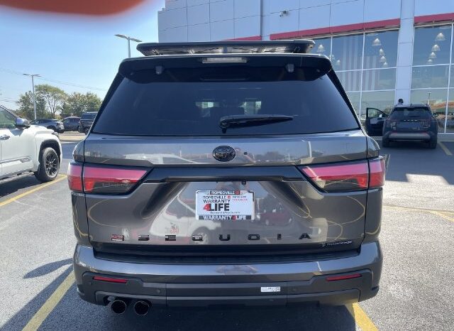 
								Toyota Sequoia full									