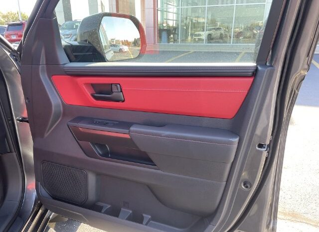 
								Toyota Sequoia full									