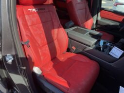 
										Toyota Sequoia full									