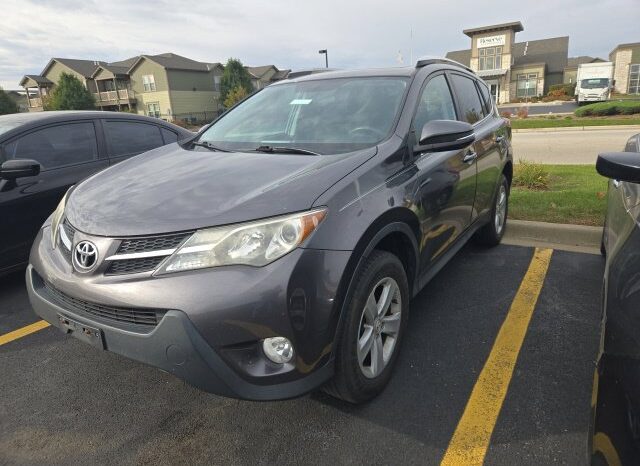 
								Toyota RAV4 full									