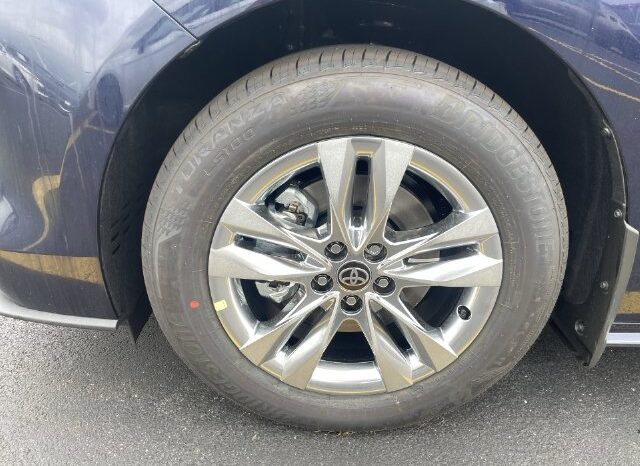 
								Toyota Sienna full									