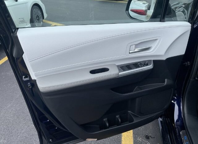 
								Toyota Sienna full									