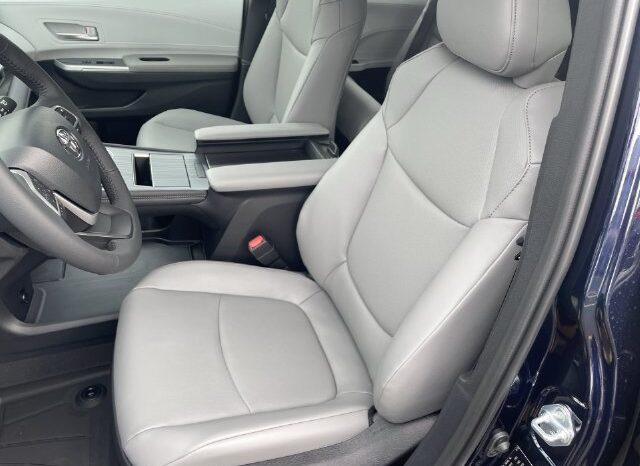 
								Toyota Sienna full									