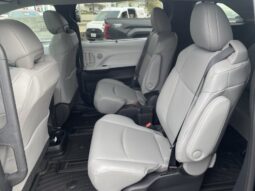 
										Toyota Sienna full									