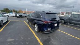 
										Toyota Sienna full									