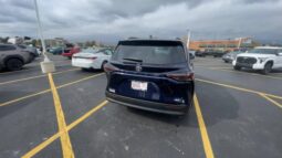 
										Toyota Sienna full									