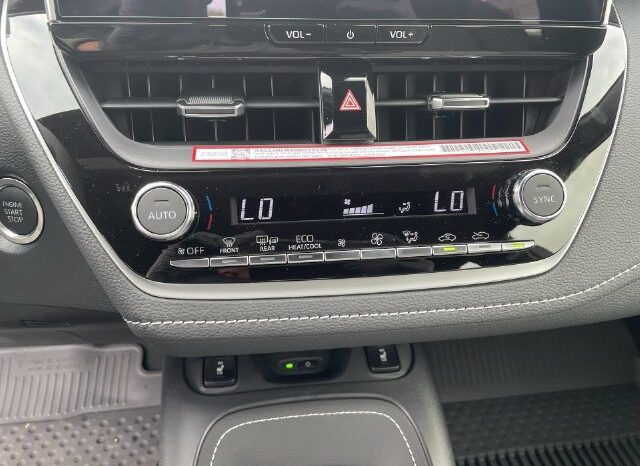
								Toyota Corolla Hatchback full									