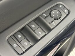 
										Nissan Pathfinder full									