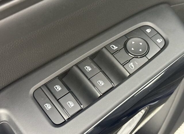 
								Nissan Pathfinder full									